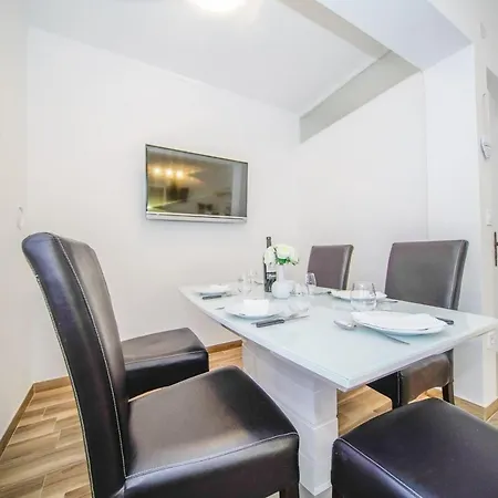 With Parking Space Splitska, Brac - 2857 Apartamento